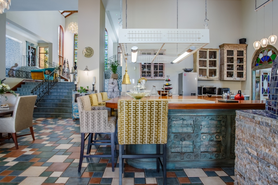 5 Bedroom Property for Sale in Winelands Western Cape